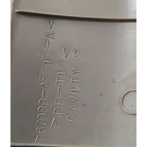 MOLDURA CAJUELA TOYOTA SIENNA 2004 AL 2010 5TA PTA TRAS DESMONTADO ORIGINAL COD. 67939-AE10-A