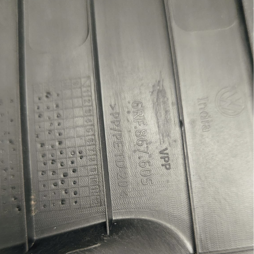 TAPA CAJULEA (SOMBRERERA) VOLSWAGEN VENTO/ POLO 2013 AL 2022 TRAS ORIGINAL COD. 6RF-867-605