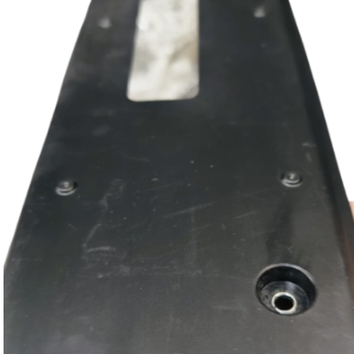 PORTAPLACA DODGE RAM 700 2015 AL 2017 BASE NEG TEXT TRAS ORIGINAL COD. 100201903