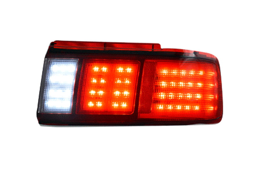 CALAVERA NISSAN TSURU III DE 1994 AL 1996 52 LEDS DER HGO EX+