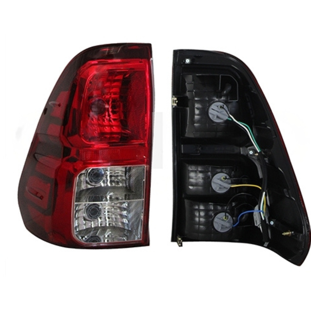 [11-C962-05-2B] CALAVERA TOYOTA HILUX 2016 AL 2025 CLARA C/ARNES IZQ TYC