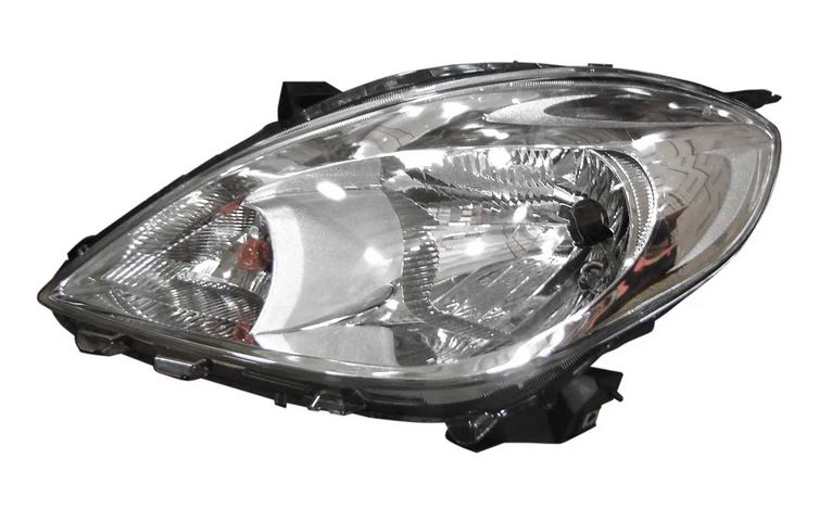 FARO NISSAN VERSA 2012 AL 2014 IZQ USADO