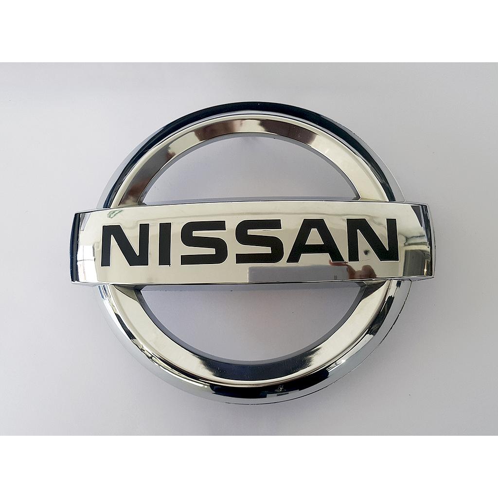INSIGNIA ORIGINAL PARRILLA NISSAN NP300 DE 2016 AL 2020 CROM N1
