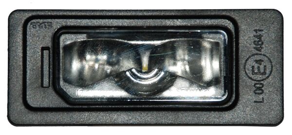 LUZ DE PLACA VOLKSWAGEN JETTA BICENTENARIO 11-14/ PASSAT 12-16/ TOUAREG 11-12/ VIRTUS 20-21 LEDS TYC TW