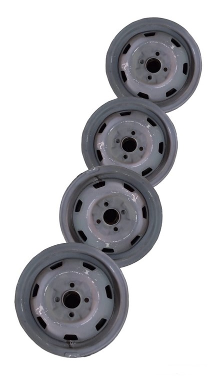 RIN 13" 4 BIRLOS 100MM CHEVY/GOLF/TSURU/SPARK JGO 4 PZAS USADO