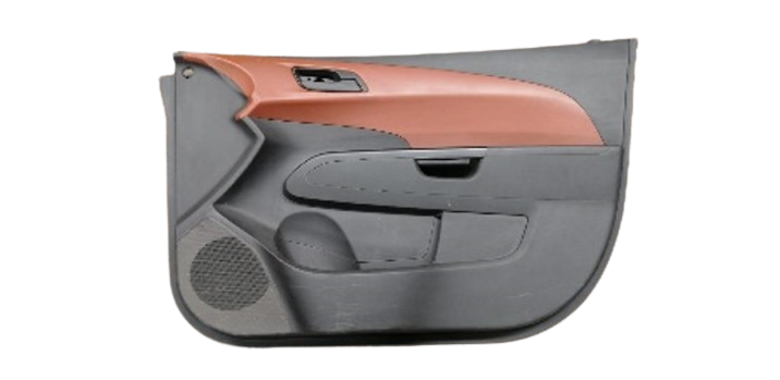 TAPA PUERTA CHEVROLET SONIC 2012 AL 2018 C/MANIJA INT C/CONTROL DE SEG ELECT DEL DER USADA ORIGINAL D-3