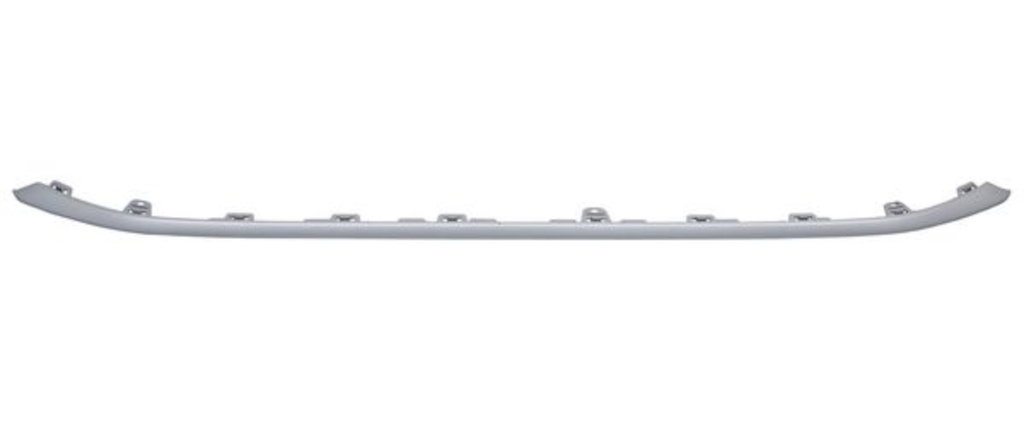 MOLDURA FASCIA (DEFENSA) AUDI A3 2022 AL 2025 PLATA DEL