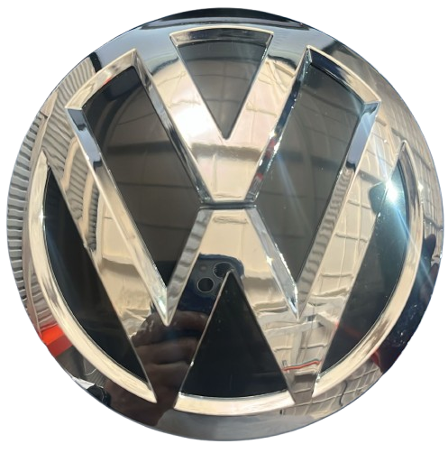 INSIGNIA (EMBLEMA) PARRILLA VOLKSWAGEN VENTO 2016 AL 2022