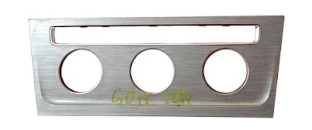 [MTVO-GO15-USORI53] MOLDURA TABLERO VOLKSWAGEN GOLF 2015 AL 2021 P/CONTROL CLIMA INT CENT DEL DESMONTADO ORIGINAL COD. 5GM-863-041