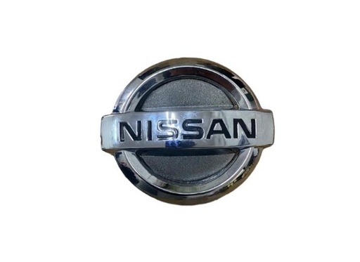 [NIUR06LOPAIN] INSIGNIA ORIGINAL NISSAN URVAN DE 2006 AL 2010 LOGO PARRILLA 13.5CM X 15CM COD. 20NEM (100375)