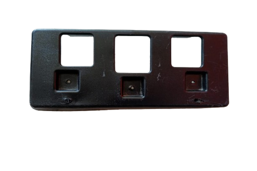 [966960151] PORTAPLACA CHEVROLET SONIC 12-16 DEL DESMONTADO