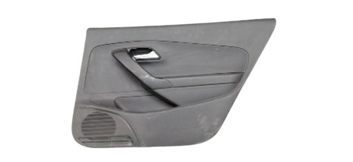 [6RF867212E 82V] TAPA PUERTA VOLKSWAGEN VENTO 2014 AL 2020 C/MANIJA INT C/BOTON ELEC TRAS DER ORIGINAL USADA D-2