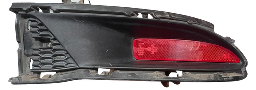 [REMA-0220-CC42US] REJILLA MAZADA 2 2020 AL 2022 C/CUARTO REFLEJANTE TRAS IZQ USADO